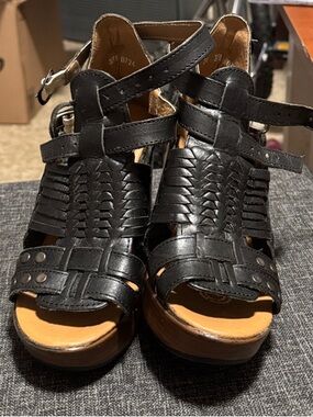 Women’s Black Woven Leather Peep-Toe Heels
